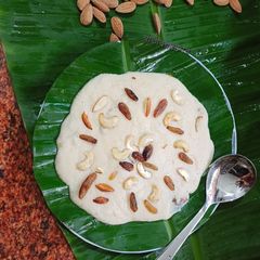 Suji Halwa (Semolina Halwa) A picture of Suji Halwa (Semolina Halwa).