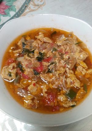 Foto resep Tumis pedes telur, bawang bombay, tomat