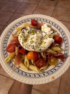 Une photo de Salade de pâtes burrata