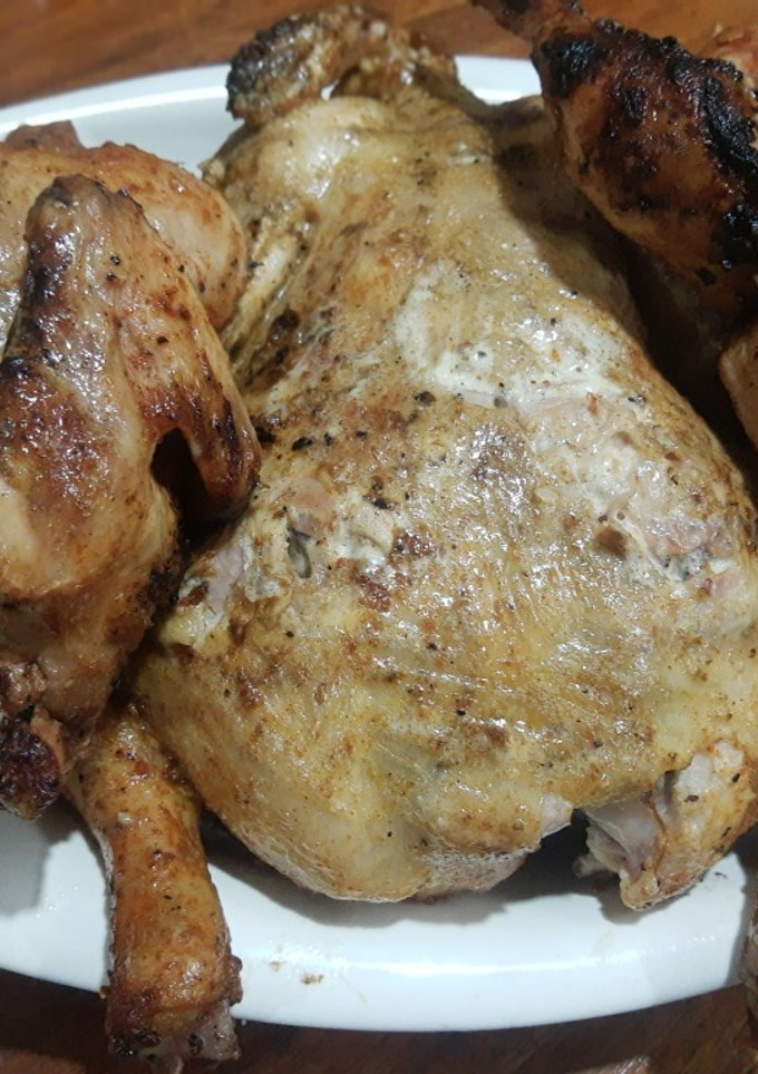 Una foto de Pollos entero asados al carbón