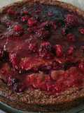 Tarta con frutas del bosque
