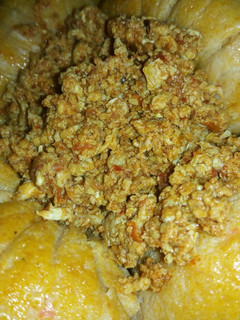 A picture of Alala with egg souce 😋.