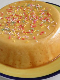 Una foto de Flan de turrón