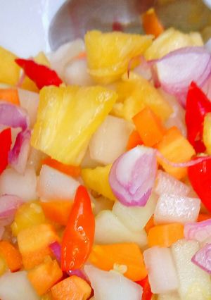 Foto resep Acar segarrr ceraah ceriaaa 🍍🌈