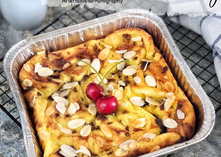 Cara Untuk Memasak Bread Butter Pudding With Vanilla Sauce Yang Enak