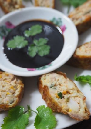A picture of Pork Prawn Meat Roll.