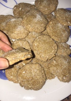 Una foto de Galletitas integrales de banana, coco y miel