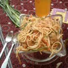 A picture of Chicken chow mein.