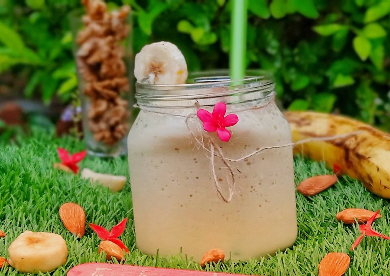Banana and Almonds Shake