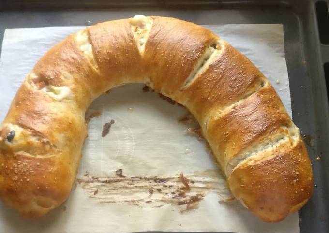 Easiest Way to Prepare Award-winning Italian Stromboli bread