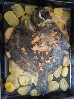 Una foto de Rodaballo con pilpil de bilbaína