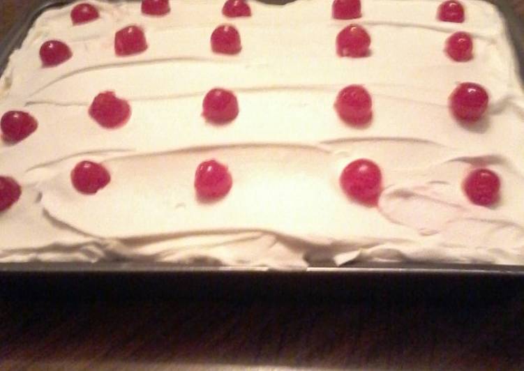 Cherry Jello Poke Cake