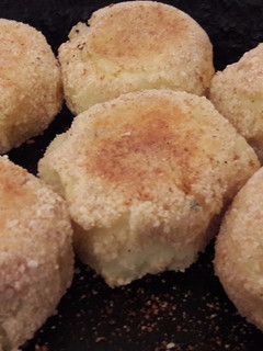 Una foto de Bombas de papa rellenas al horno