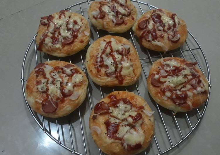 Bagaimana Menyiapkan Pizza Mini, Enak Banget