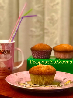 Φωτογραφία της συνταγής Μάφινς με άρωμα αμυγδάλου 🧁