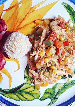 Una foto de Ensalada primavera con puré de plátano