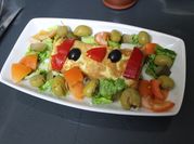 Una foto de coliflor con mayonesa
