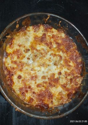 A picture of Baked Chicken cheese pasta.