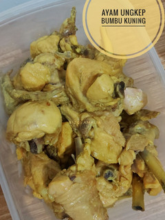 Foto resep Ayam Ungkep Bumbu Kuning
