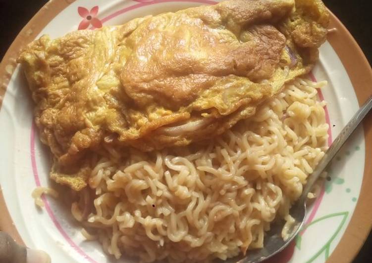 Simple Way to Prepare Awsome Indomie and fried egg Cooking Basics for Newbies