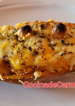 Foto principal de Boniato gratinado, relleno con frutos secos
