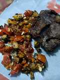 Entraña con revuelto de verduras en parrigas