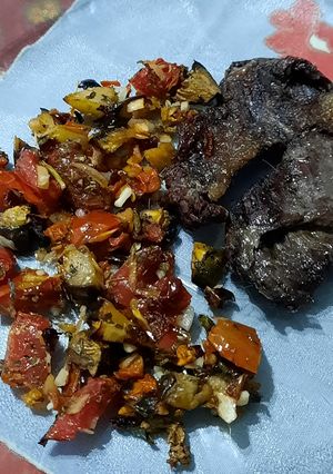 Una foto de Entraña con revuelto de verduras en parrigas