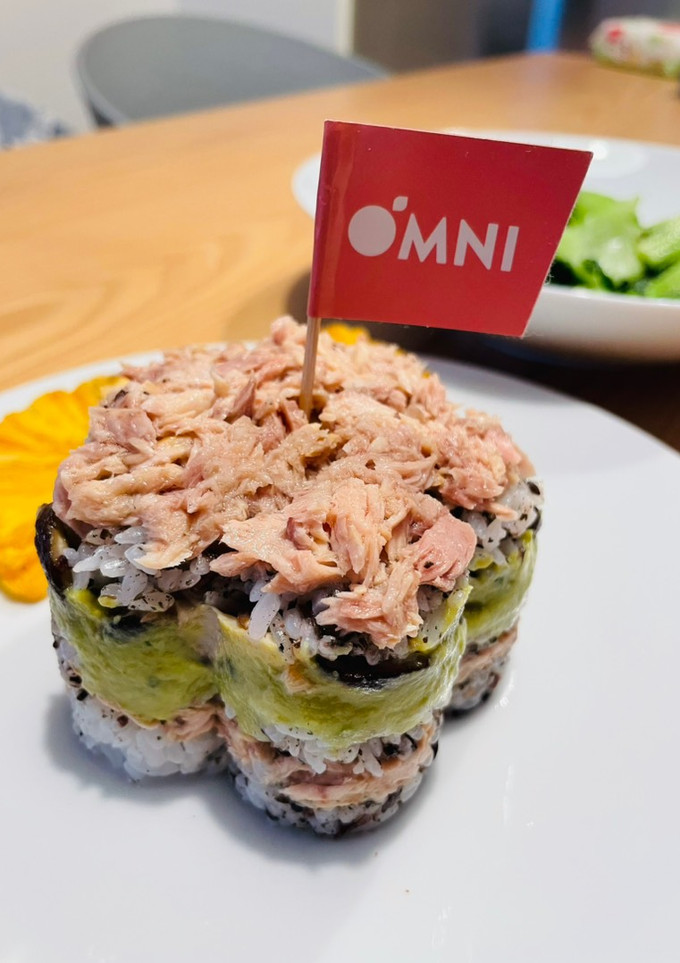 OMNI新鮪魚造型千層米漢堡/米蛋糕（全素） 的食譜成品照片