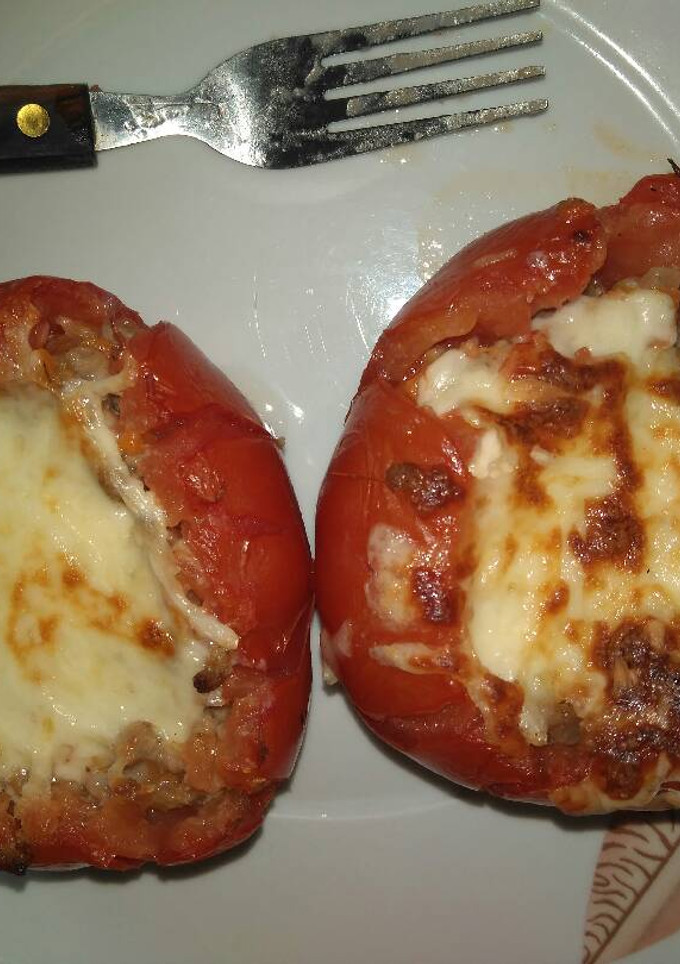 Una foto de Tomates rellenos de carne picada