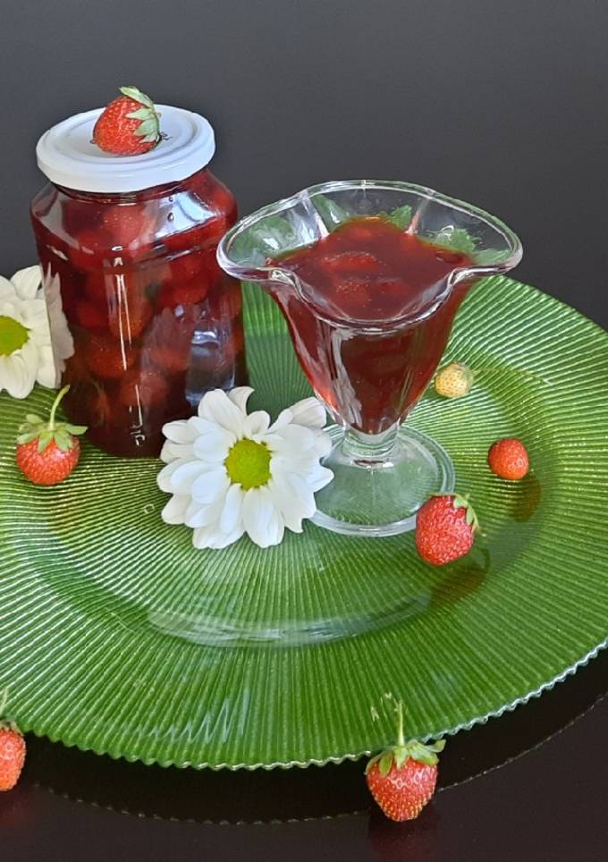 Полуничне варення