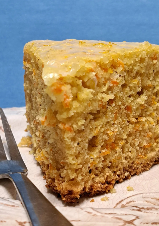 Una foto de Torta de zanahorias y naranja sin horno