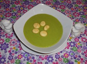 Una foto de Crema de chicharos vegana
