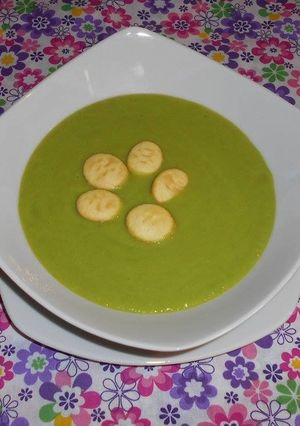 Una foto de Crema de chicharos vegana