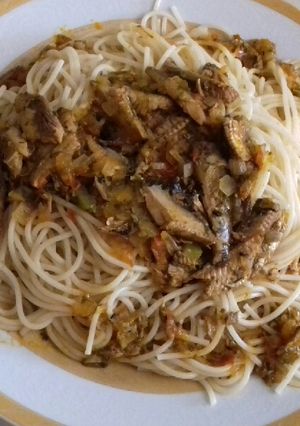 Una foto de Salsa de sardina con espagueti! 🍛