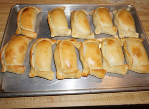 Una foto de EMPANADAS DE PINO AL HORNO. JON STYLE