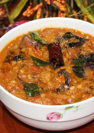 A picture of Chidambaram Kathirikkai Gothsu / South Indian Brinjal & Lentils Curry.