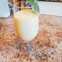 A picture of Healthy mango smoothie.