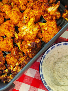 Una foto de Alitas de coliflor con salsa ranchera en Airfryer Ninja Foodi