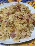 Farfalles au jambon cru, coulommiers et persil