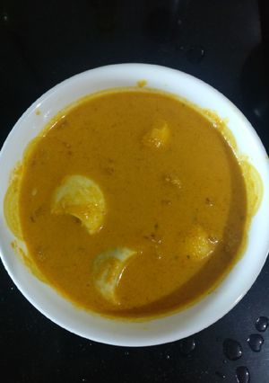 A picture of Egg curry.