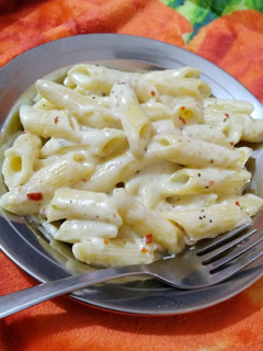 क्रीमी वाइट सॉस पास्ता (Creamy White sauce pasta recipe in Hindi) रेसिपी मुख्य फोटो