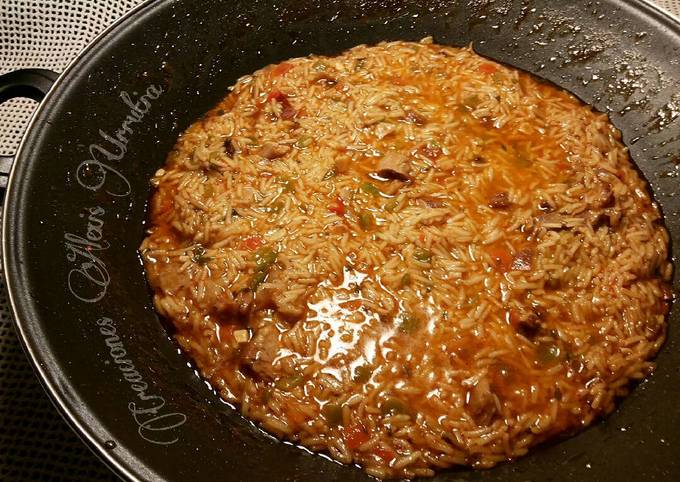 Foto principal de Wok de arroz frito basmati, con costillas de cordero adobadas