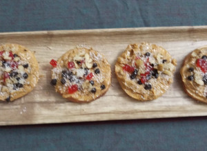A picture of Peanut butter apple cookies.