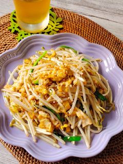 豆芽韮菜炒蛋（便當菜） 的食譜成品照片