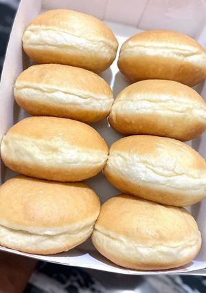 A picture of Fuflfy donuts.