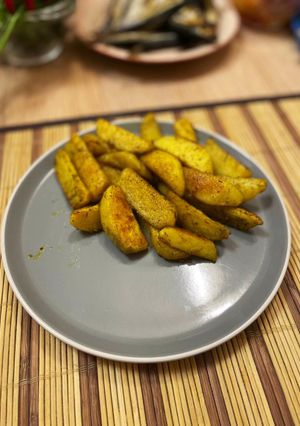 Фото Картофель запечённый дольками.