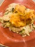 Gratín de brócolis y coliflor en salsa de atún