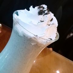 Oreo milk shake A picture of Oreo milk shake.