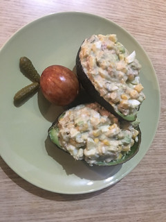 Una foto de Aguacates 🥑 rellenos!!!