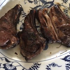 A picture of California Farm Marinaded Rosemary and Garlic Lamb Chops.